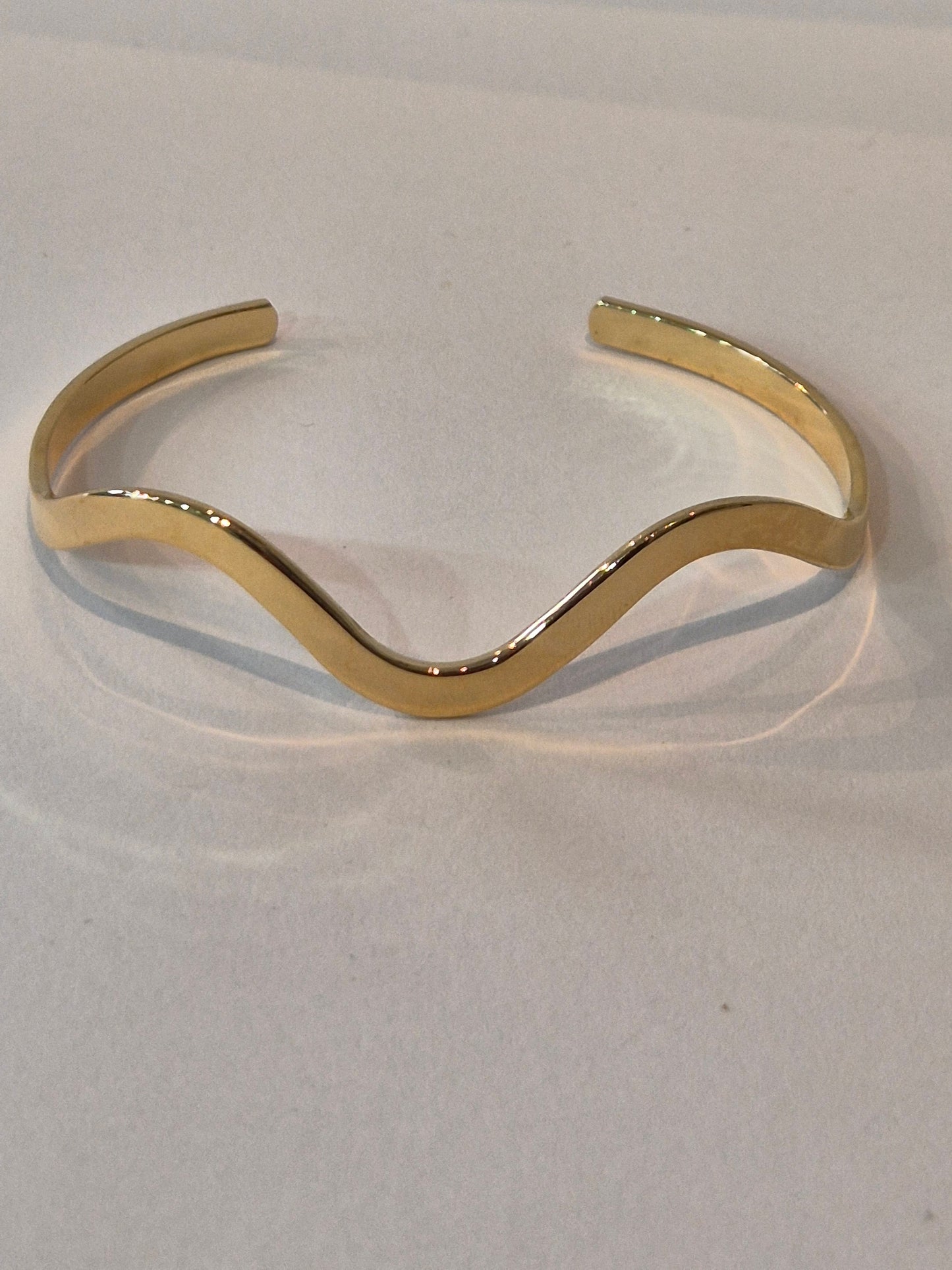 Wave form bangle