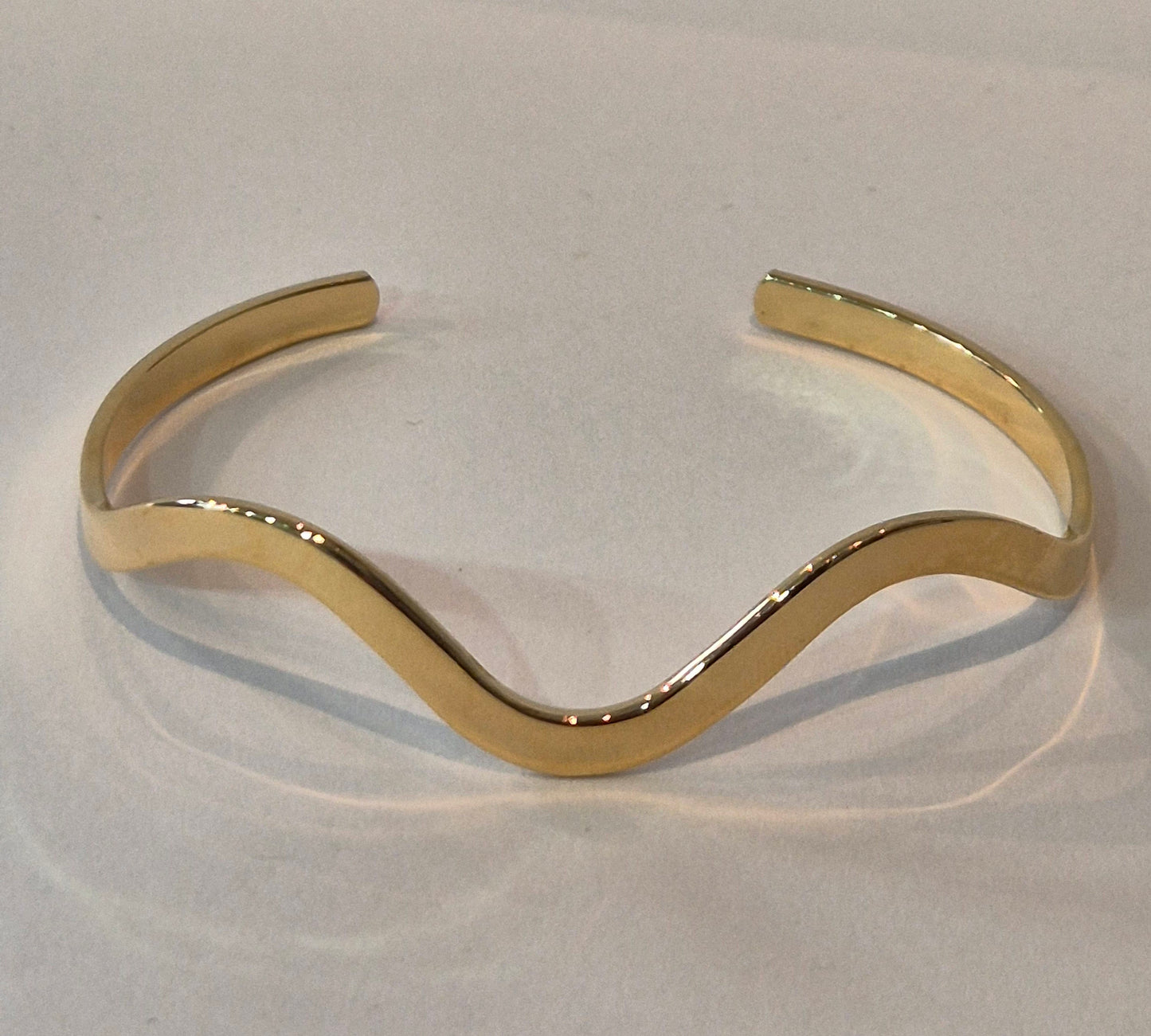 Wave form bangle