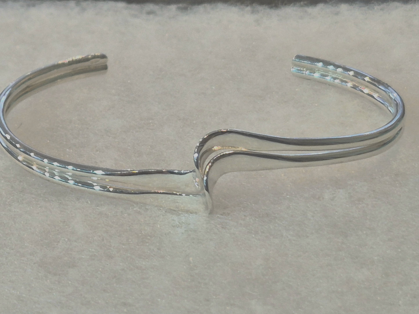 Double flow bangle