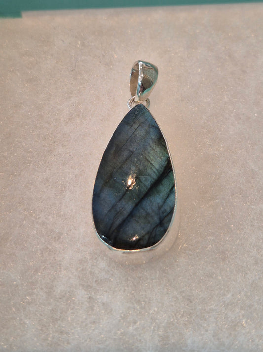 Labradorite pendant