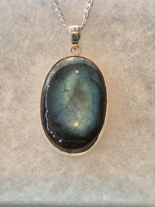 Labradorite pendant