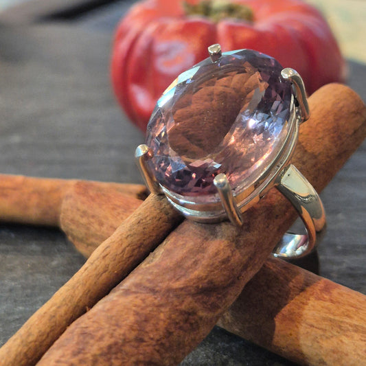 Oval amythyst ring